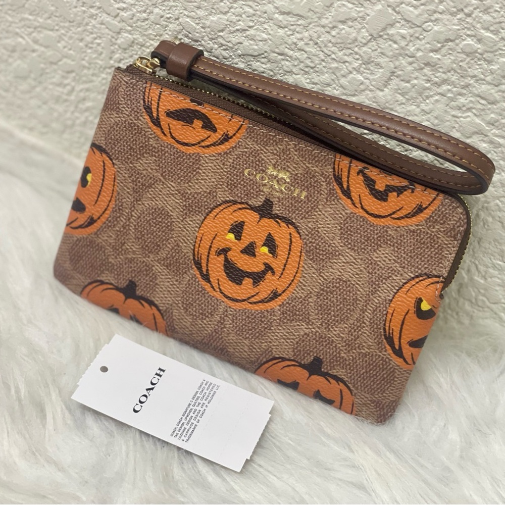 NWT Coach Corner Zip Wristlet In Signature Canvas With Halloween Print CCL20 - Picture 2 of 11